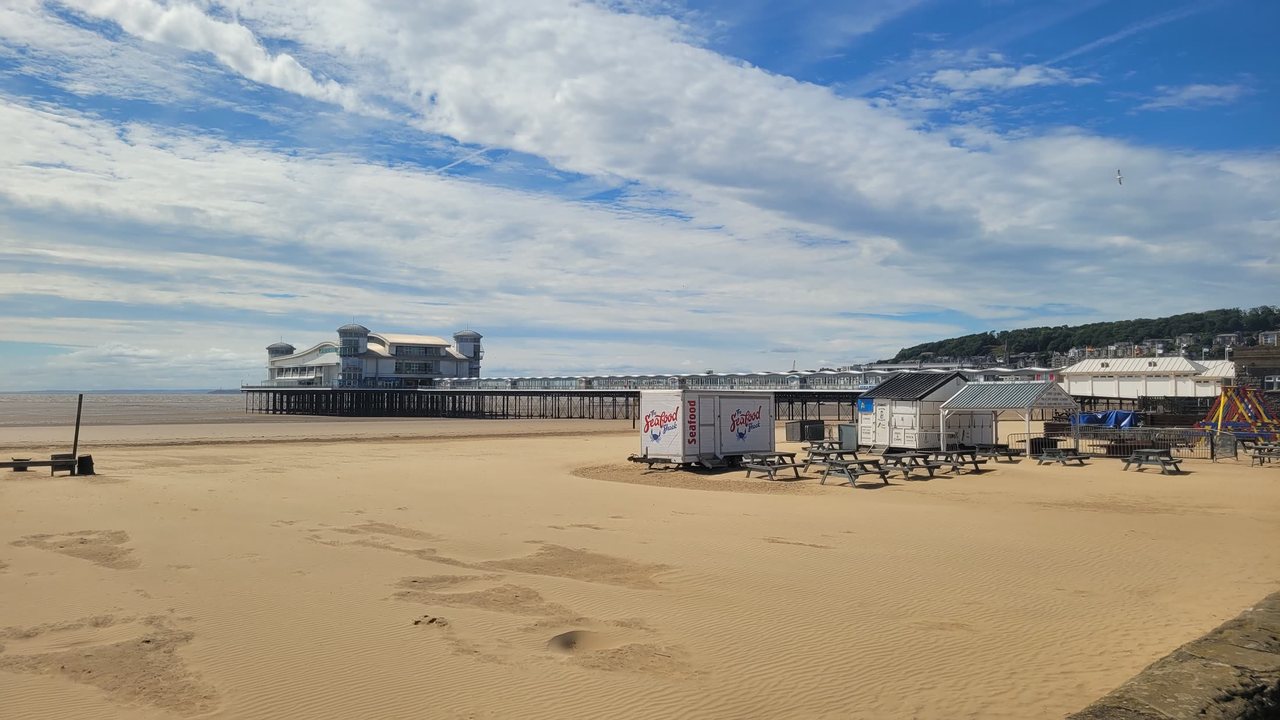 GRAND PIER
